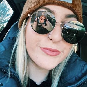 Meet your Posher, Natalie